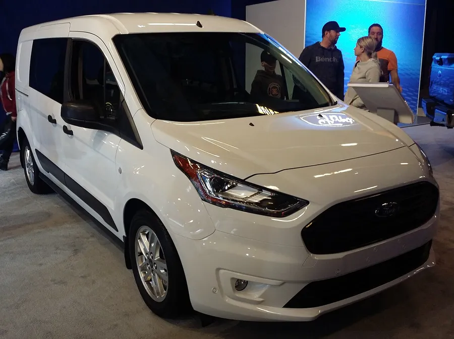 Ford Transit L3H2 2.0 EcoBlue 2019, 3 locuri