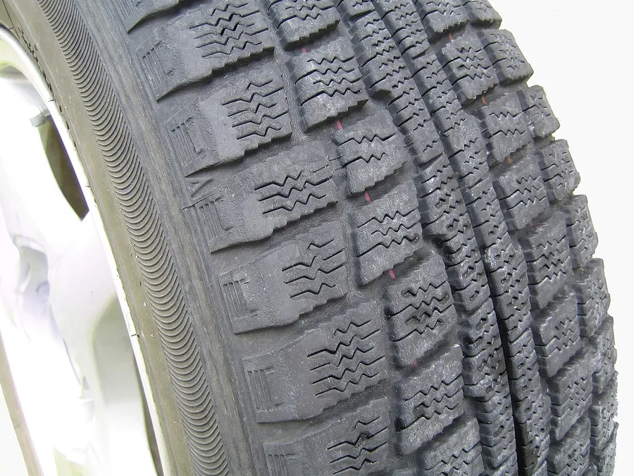 Set 4 anvelope iarnă Continental 205/55 R16, 7 mm