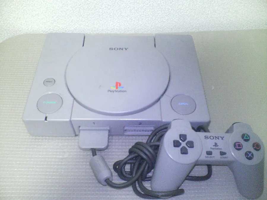 PlayStation 5 Slim Disc Edition + 2 controllere + 3 jocuri